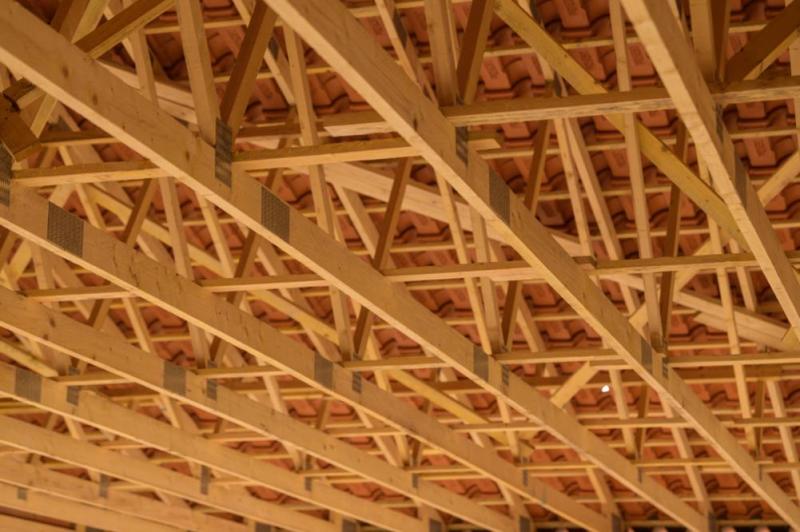 Charpente industrielle &agrave; Saint-Vit, quels b&eacute;n&eacute;fices pour votre projet ?